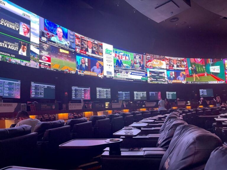 Caesars-Palace-Sportsbook-858x644